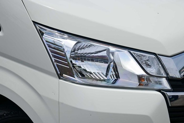 2022 Toyota Hiace Commuter GL