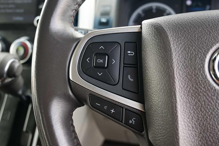 2022 Toyota Hiace Commuter GL