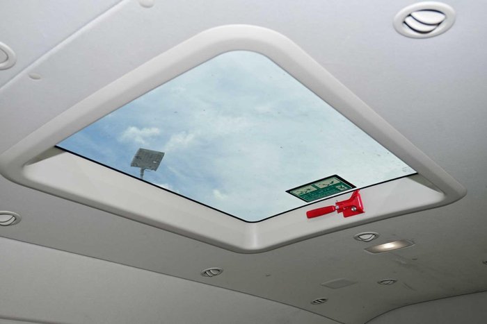 2022 Toyota Hiace Commuter GL