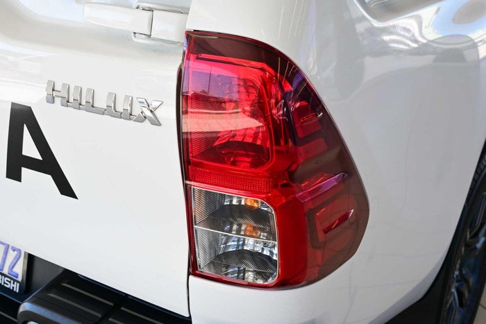 2023 Toyota Hilux SR