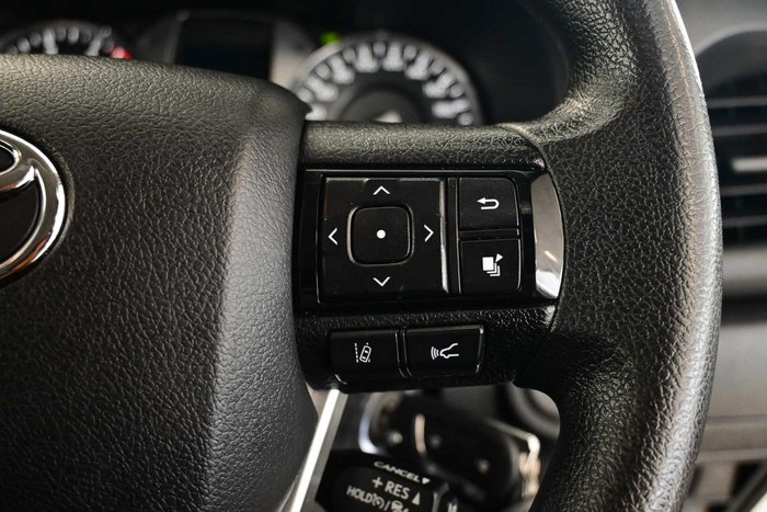 2023 Toyota Hilux SR