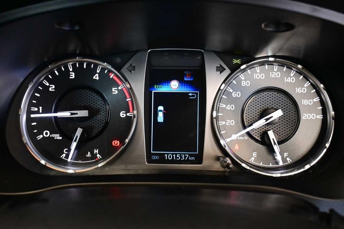 2023 Toyota Hilux SR