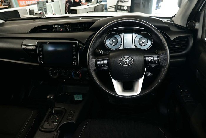 2023 Toyota Hilux SR