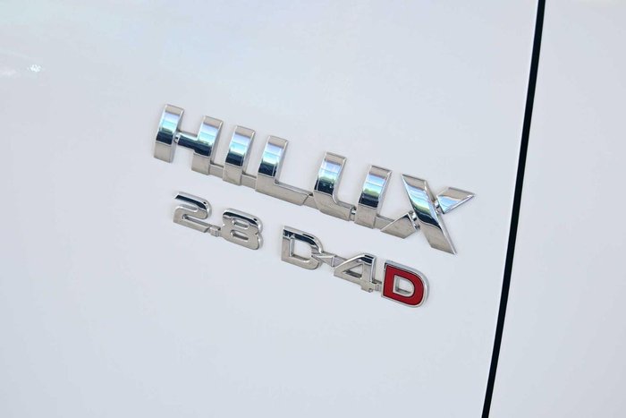 2023 Toyota Hilux SR