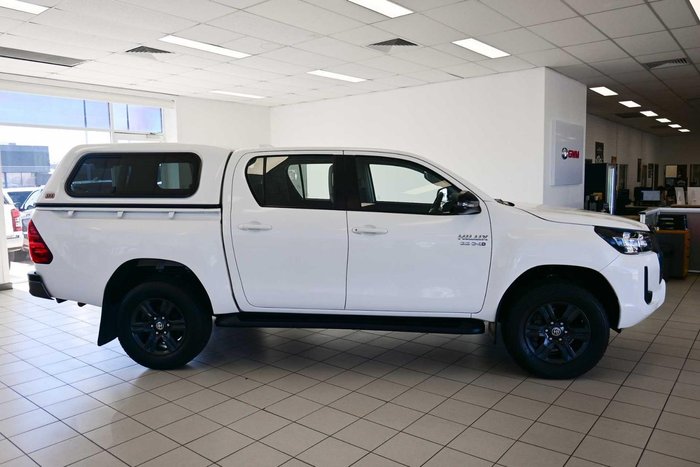 2023 Toyota Hilux SR