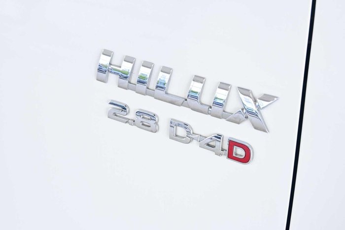 2023 Toyota Hilux SR