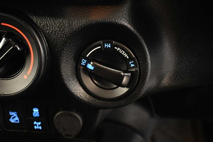 2023 Toyota Hilux SR