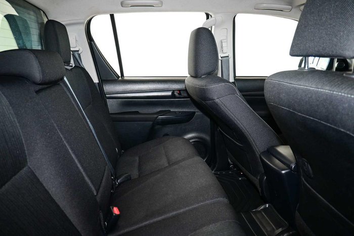 2023 Toyota Hilux SR