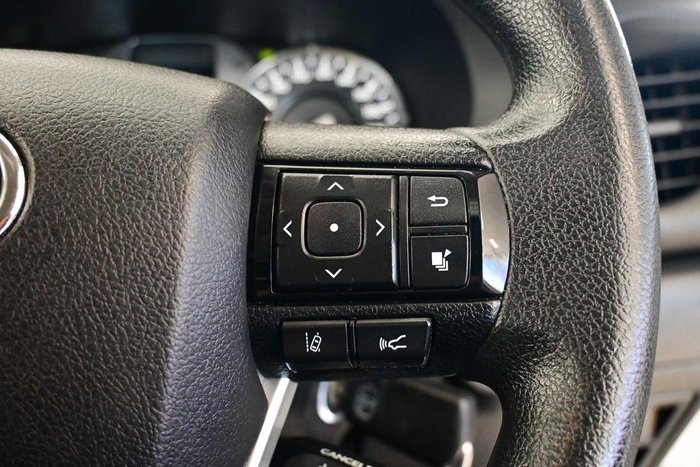 2023 Toyota Hilux SR