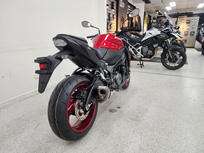 2025 Suzuki GSX-S1000