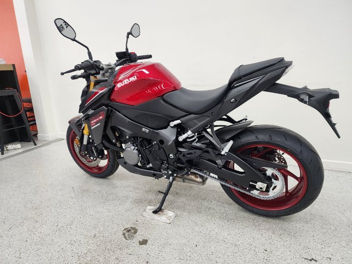 2025 Suzuki GSX-S1000