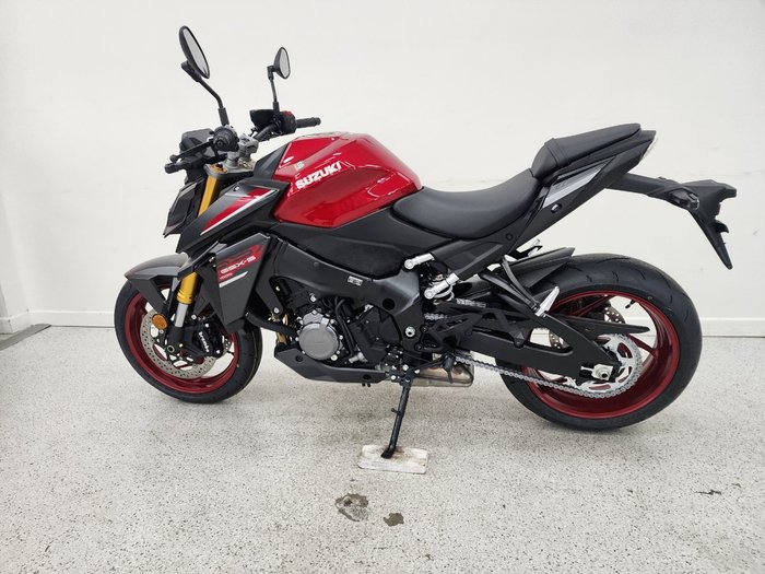 2025 Suzuki GSX-S1000