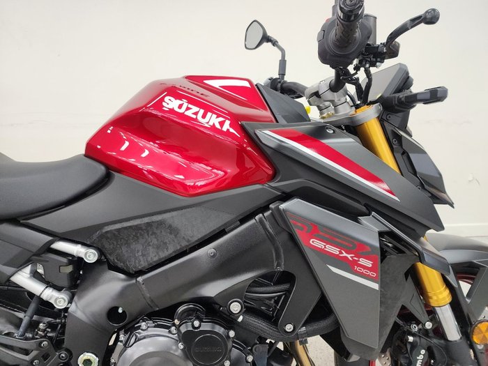 2025 Suzuki GSX-S1000