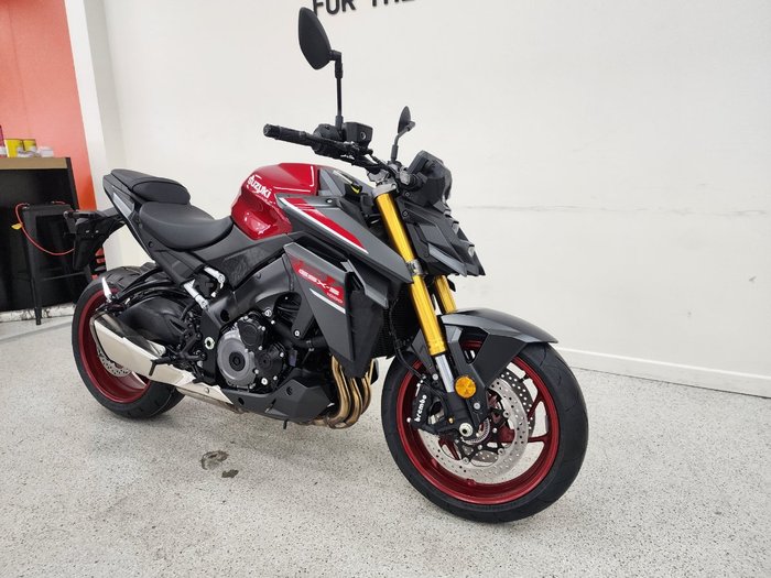 2025 Suzuki GSX-S1000