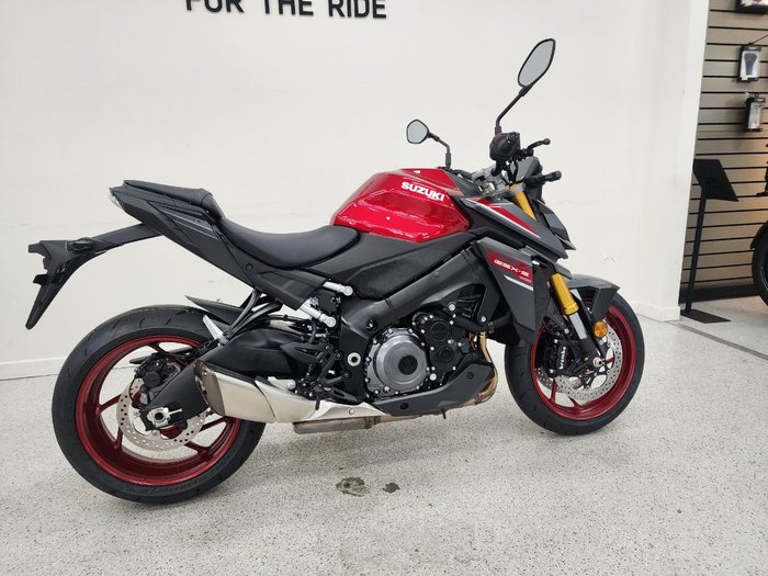 2025 Suzuki GSX-S1000