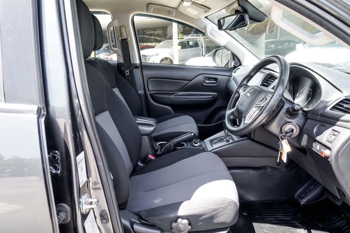 2022 Mitsubishi Triton GLX+