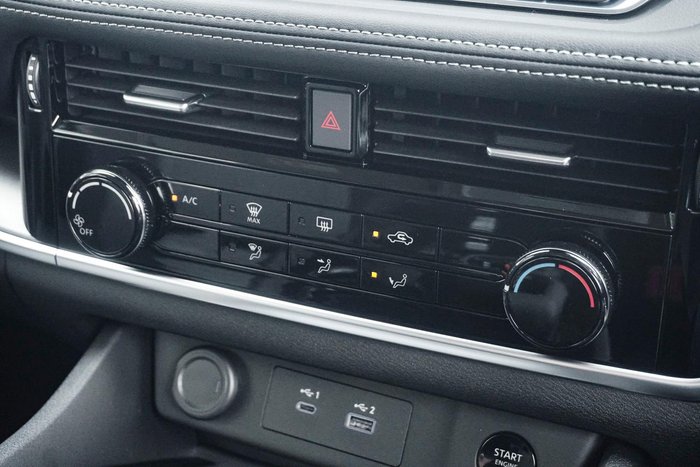 2025 Nissan X-TRAIL ST