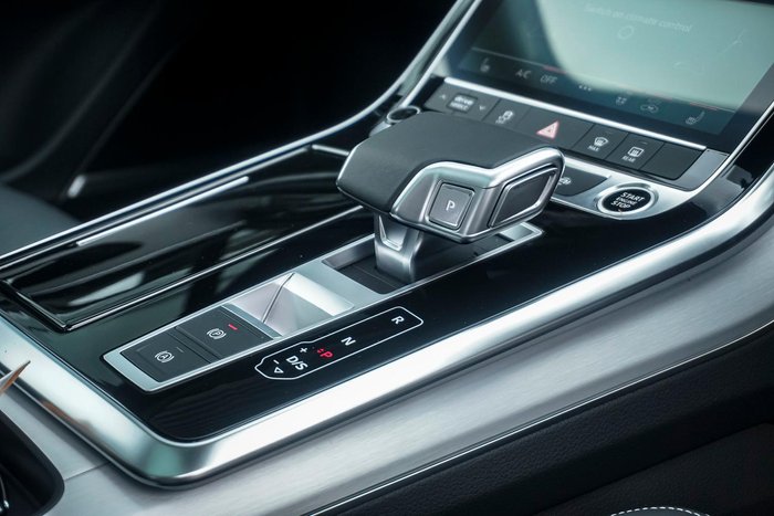2025 Audi Q7 55 TFSI S line