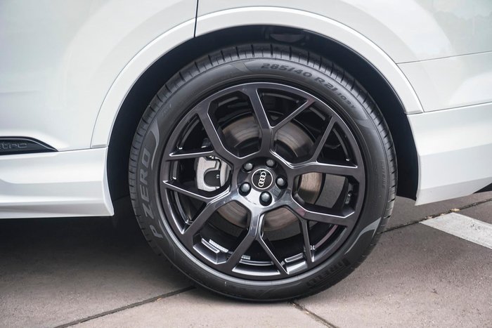 2025 Audi Q7 55 TFSI S line