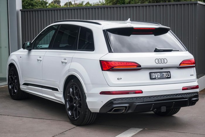 2025 Audi Q7 55 TFSI S line