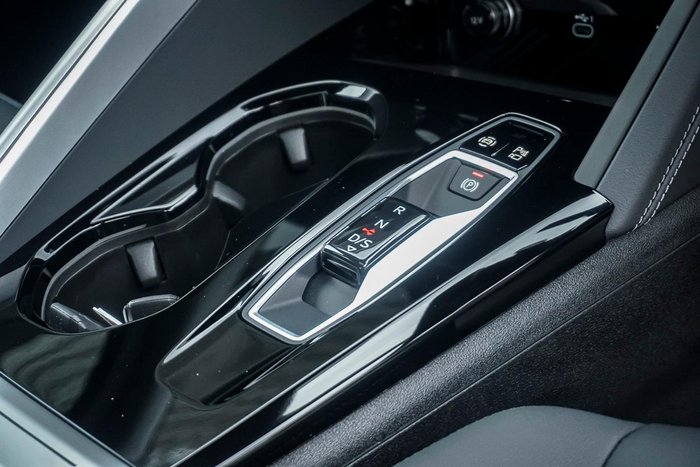 2025 Audi Q5 TFSI 150kW