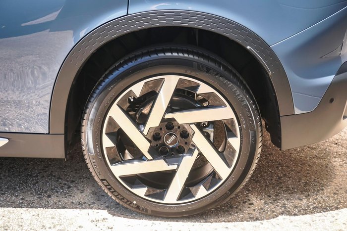 2025 MINI Countryman S Favoured