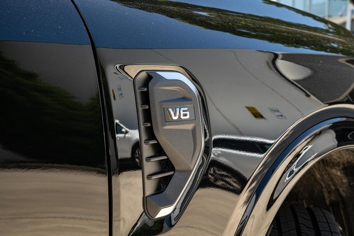 2024 Ford Everest Platinum