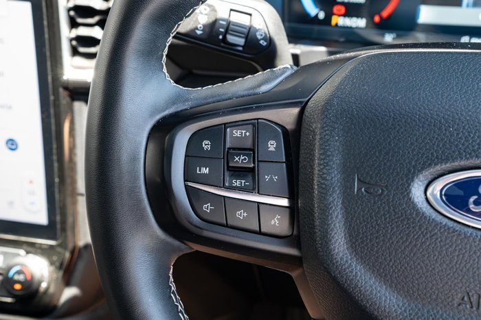 2024 Ford Everest Platinum