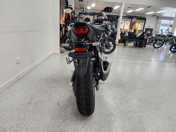 2025 Honda CB750 (HORNET) Black