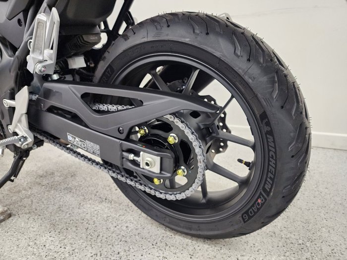 2025 Honda CB750 (HORNET) Black