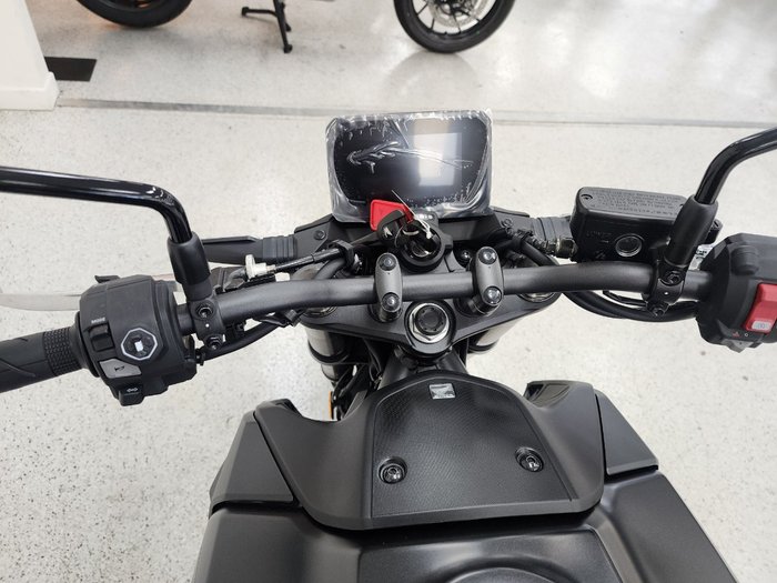 2025 Honda CB750 (HORNET) Black