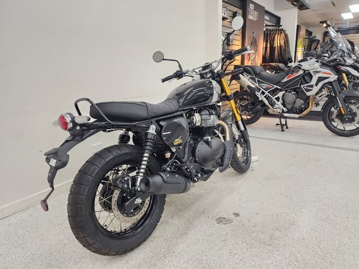 2025 Royal Enfield 2025 Royal Enfield 650CC INTERCEPTOR BEAR 650 Road Godlen Shadow