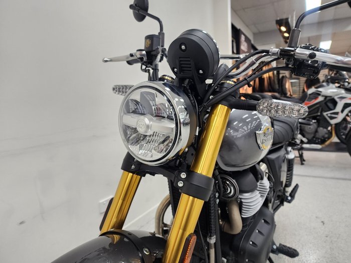 2025 Royal Enfield 2025 Royal Enfield 650CC INTERCEPTOR BEAR 650 Road Godlen Shadow