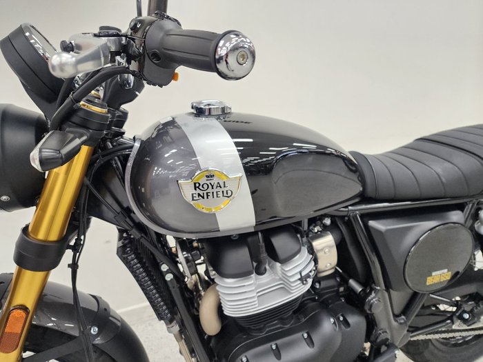 2025 Royal Enfield 2025 Royal Enfield 650CC INTERCEPTOR BEAR 650 Road Godlen Shadow