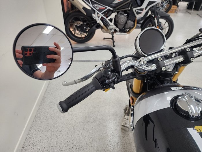 2025 Royal Enfield 2025 Royal Enfield 650CC INTERCEPTOR BEAR 650 Road Godlen Shadow