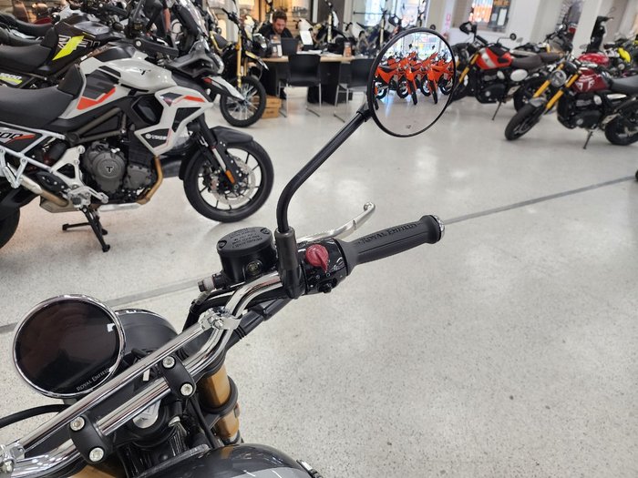 2025 Royal Enfield 2025 Royal Enfield 650CC INTERCEPTOR BEAR 650 Road Godlen Shadow