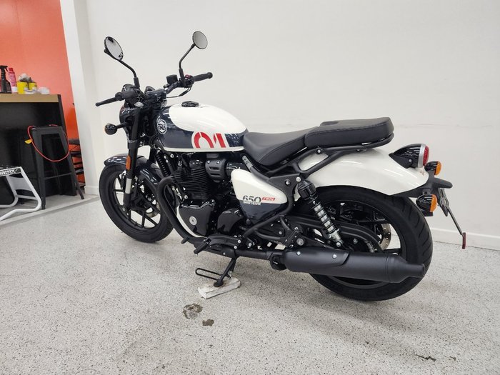 2025 Royal Enfield SHOTGUN 650