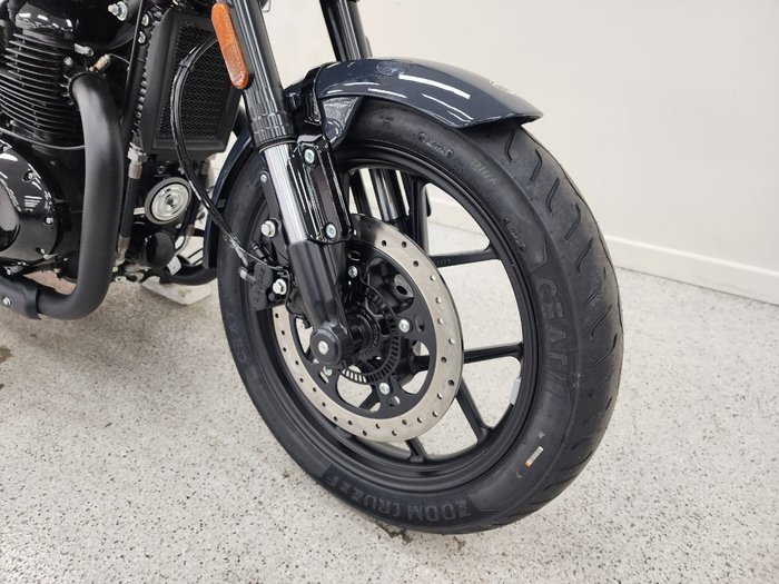 2025 Royal Enfield SHOTGUN 650