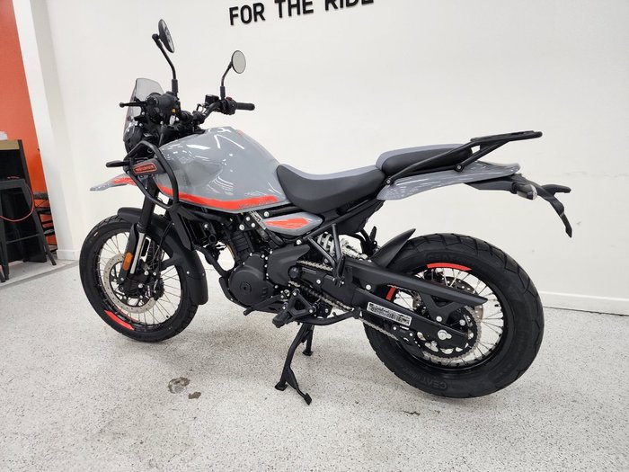2025 Royal Enfield HIMALAYAN 450