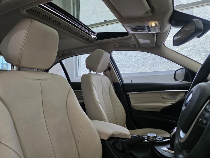 2017 BMW 3 Series 330i Luxury Line