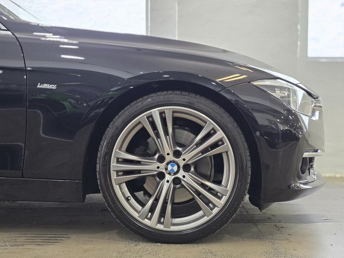 2017 BMW 3 Series 330i Luxury Line