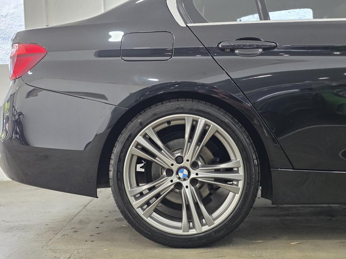 2017 BMW 3 Series 330i Luxury Line