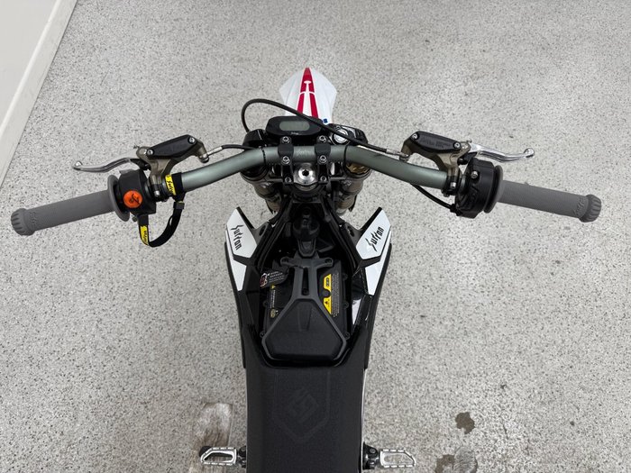 2025 Sur-ron 2025 Sur-ron ELECTRIC HYPER BEE PINK