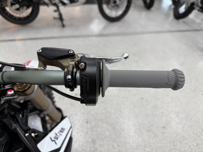 2025 Sur-ron 2025 Sur-ron ELECTRIC HYPER BEE PINK