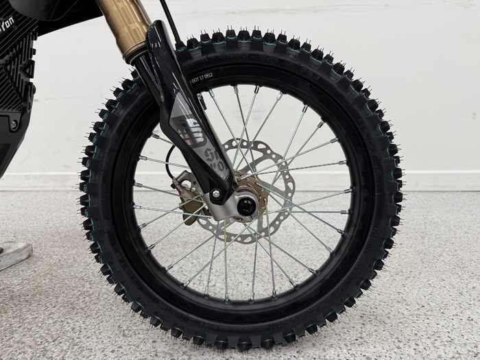 2025 Sur-ron Hyper Bee Short Wheel Blue