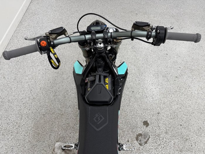 2025 Sur-ron Hyper Bee Short Wheel Blue