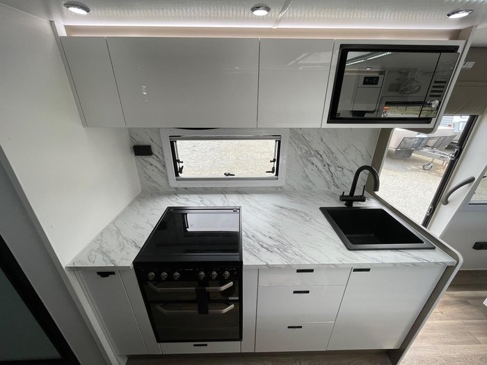 2021 Lotus Caravans 23'7 Trooper (Triple Bunk)