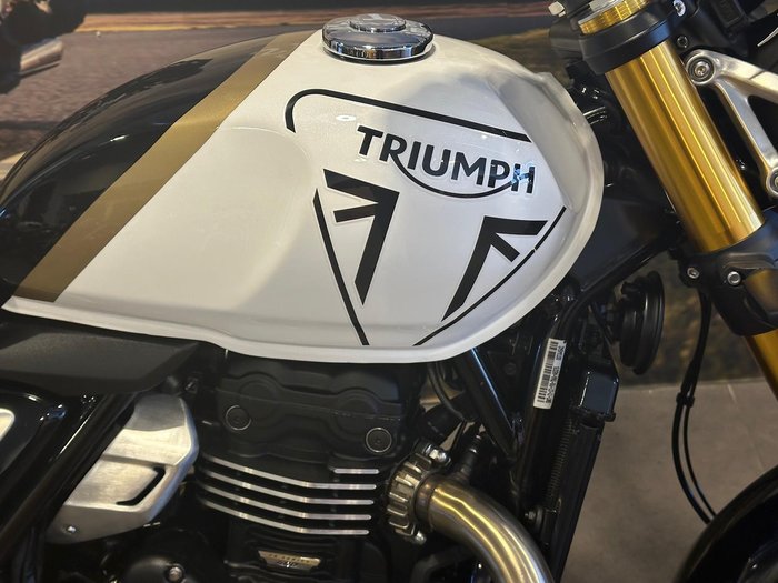 2026 Triumph Speed 400 Speed Four White
