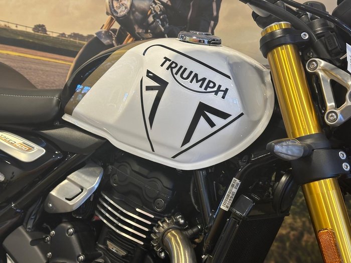 2025 Triumph Speed 400 Speed Four White