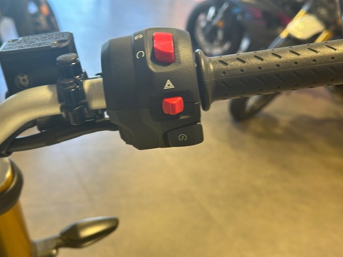 2025 Triumph Speed 400 Speed Four White